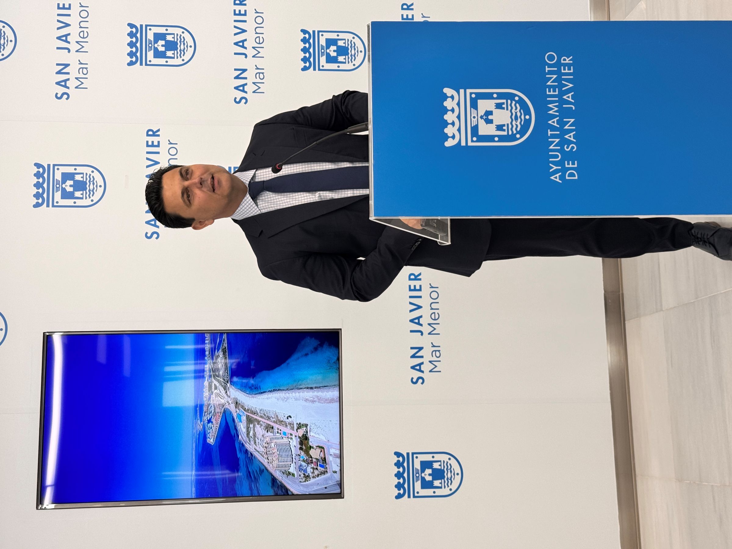 El Alcalde anuncia una modificación de las Normas que elimina el uso residencial colectivo y reduce edificabilidad en La Manga del Mar Menor